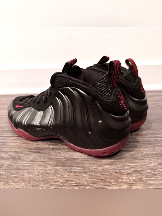 Nike Air Foamposite One Black Red Basketball Sneakers Lace Up Low Top Sz 9.5, 10 main image 6